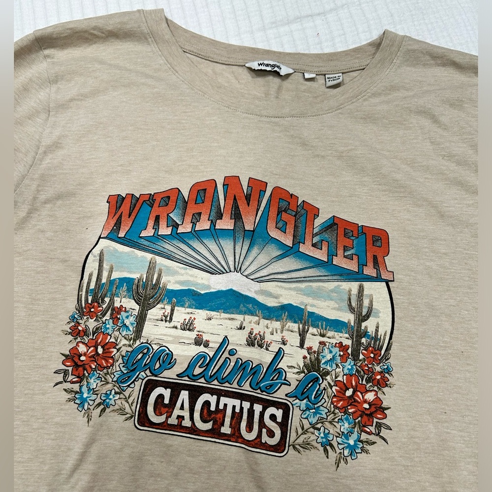 Wrangler Graphic T-Shirt in Tan